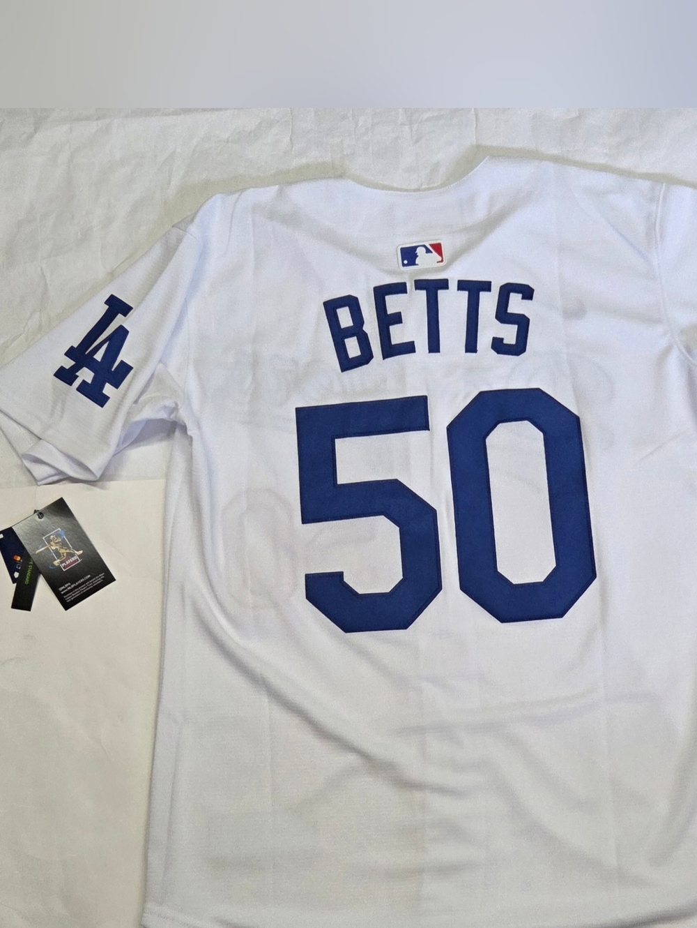 Nike Men's Los Angeles Dodgers Mookie Betts #50 White Home Stadium Jersey - Picture 5 of 9